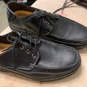 Shoe